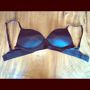 VS PINK Wear Everywhere Wireless Push Up Bra 32D